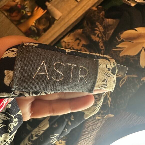 Astr Floral Long Sleeve Dress – Elegant Boho Midi - Picture 7 of 8